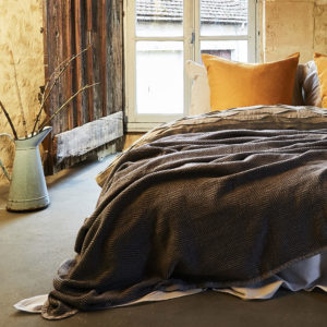 plaid en pur lin tissage chevrons couleur gris