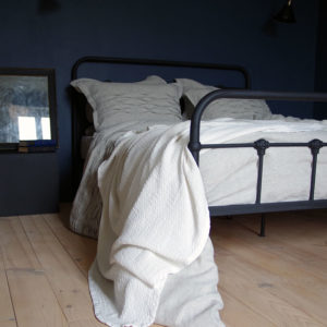 joli plaid pur lin lave couleur écru tissage gaufré