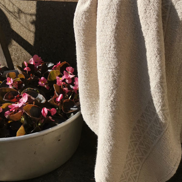 drap de bain serviette en lin lave tissage gaufree couleur beige